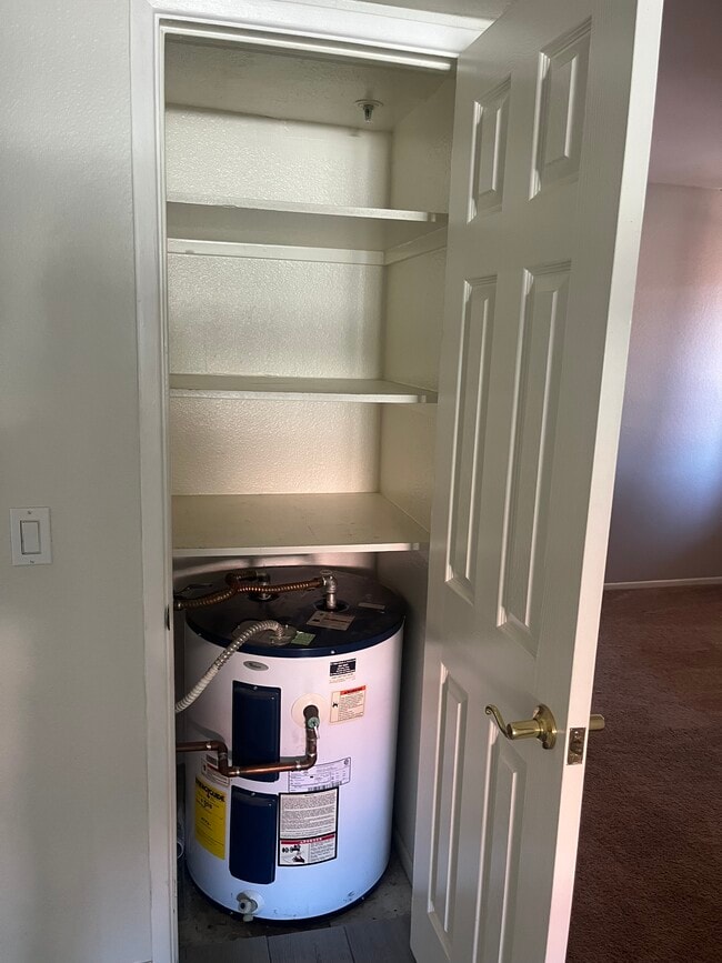 Building Photo - 1650 N 87th Terrace