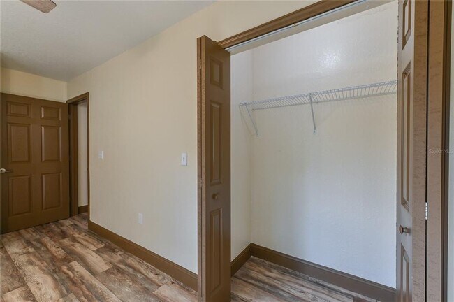 Building Photo - 1846 SE Lake Weir Ave