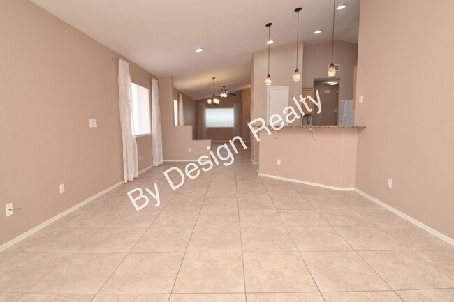 Building Photo - Corner Lot 3 Bed 2 Bath Home Near El Conquistador Golf