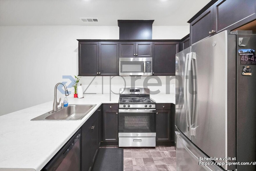 Building Photo - 27333 Georgetown Dr