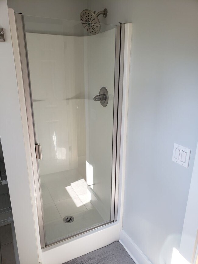 Building Photo - Ideal West Nashville Location!