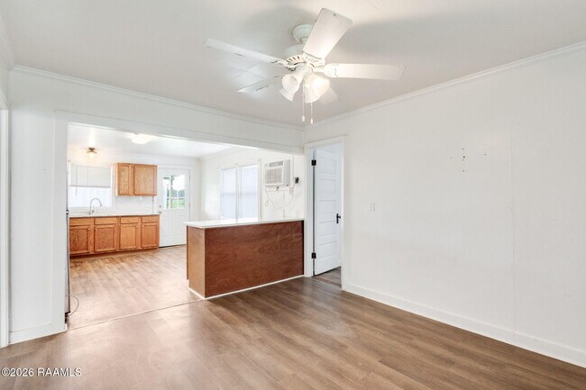 Building Photo - 866 Mouton Rd