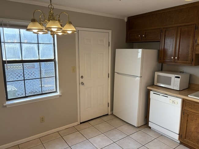 Building Photo - 13928 Hurstland Dr SW