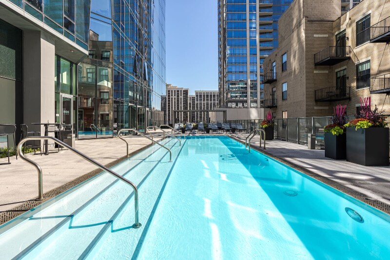 Building Photo - 1220 S Michigan Ave