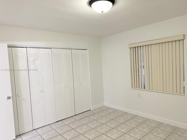 Building Photo - 11205 SW 88th St