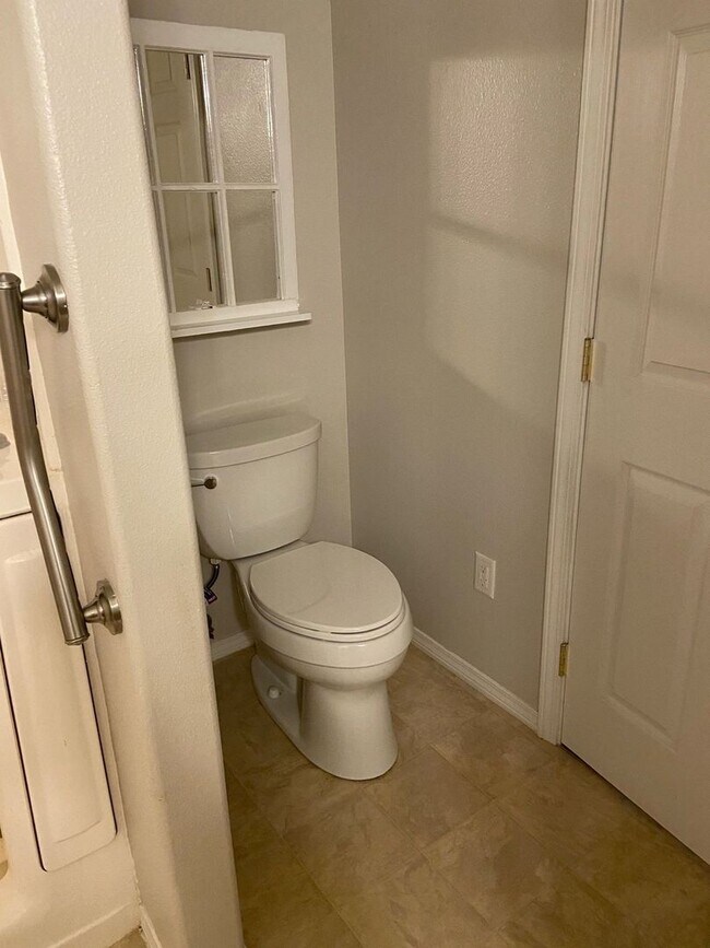 Building Photo - GPC-Monterey Duplex