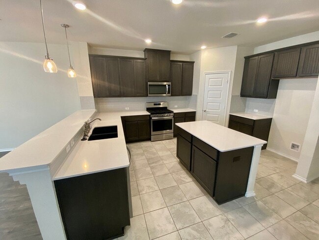 Building Photo - Live on the Golf Course at Star Ranch!! 4B...