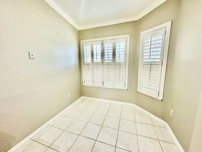 Building Photo - Recently Updated Two Bedroom Home in Sun City!