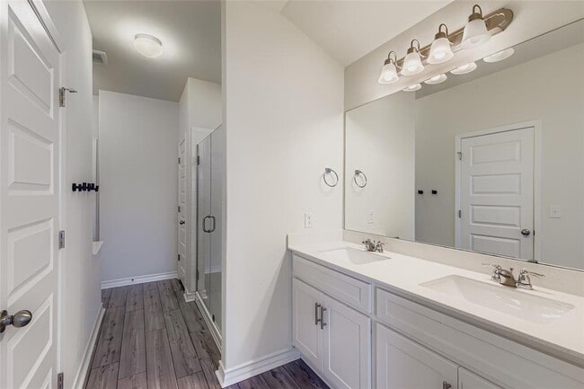 Building Photo - 17205 Adoro Dr