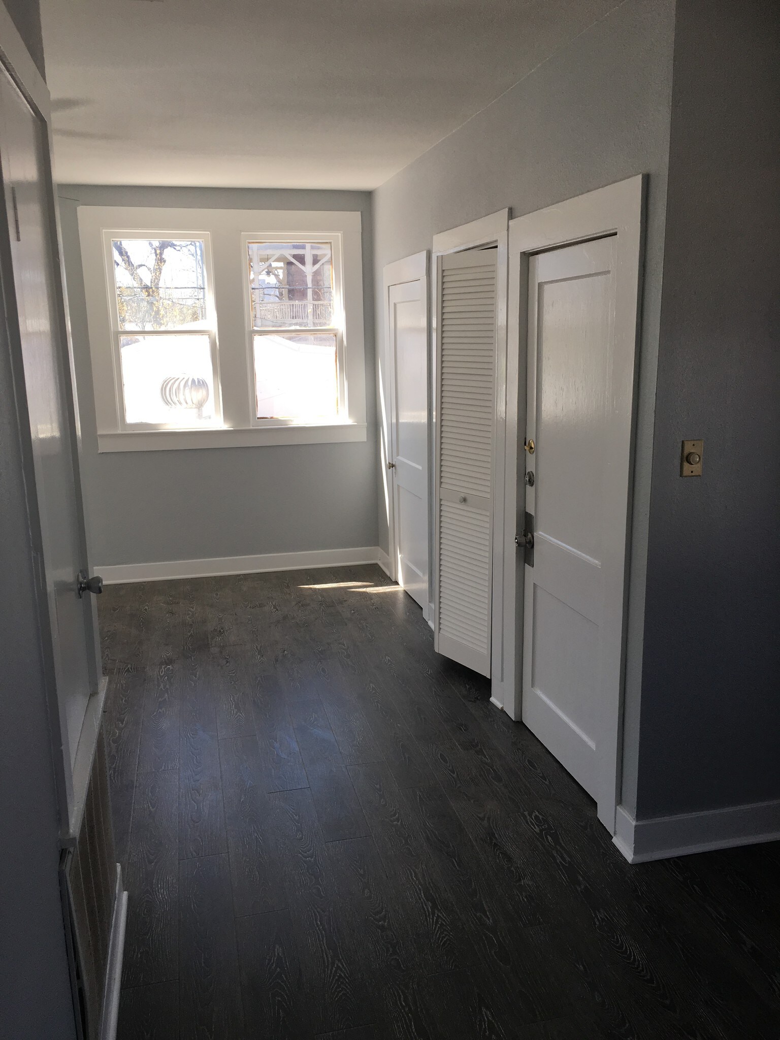 Building Photo - 506 E Guenther St