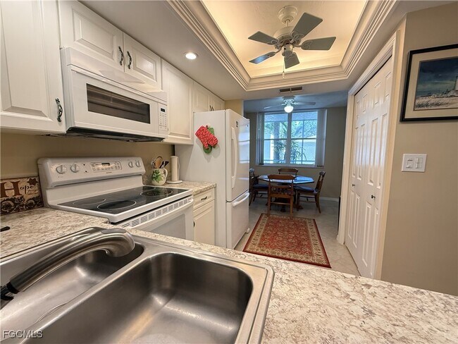 Building Photo - 285 Naples Cove Dr