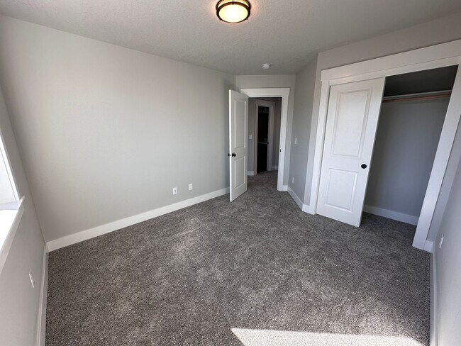 Building Photo - 176