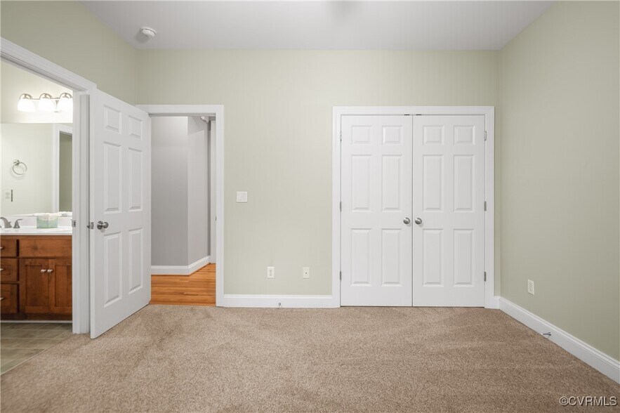 Building Photo - 11465 Pinewild Dr