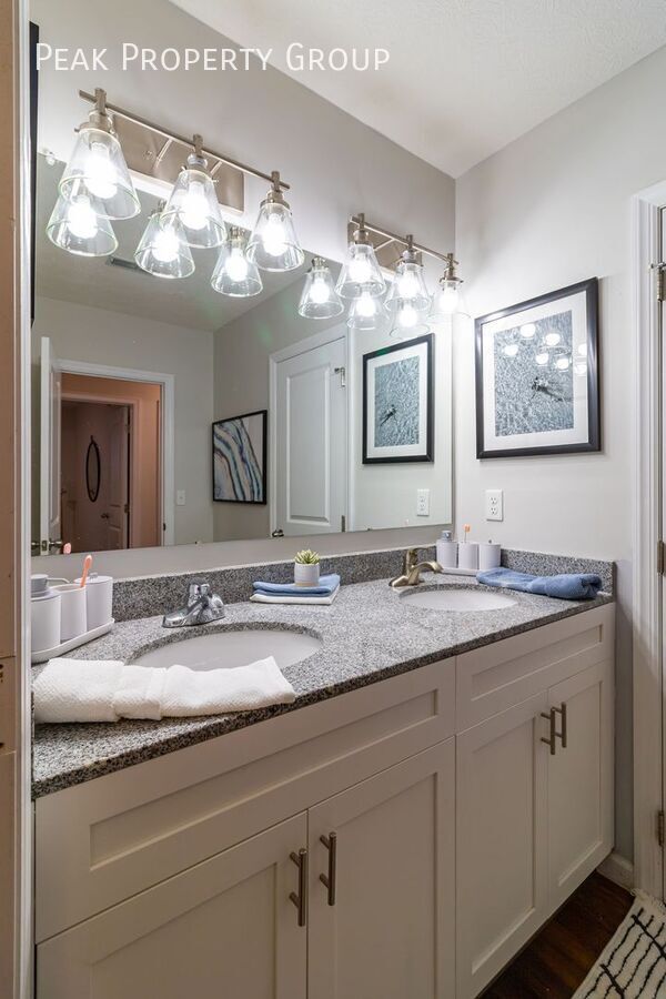 Building Photo - 254 Chittenden Ave