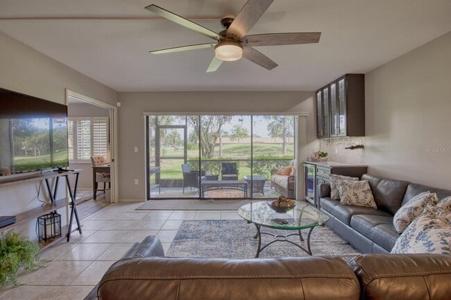 Building Photo - 5640 Golf Pointe Dr