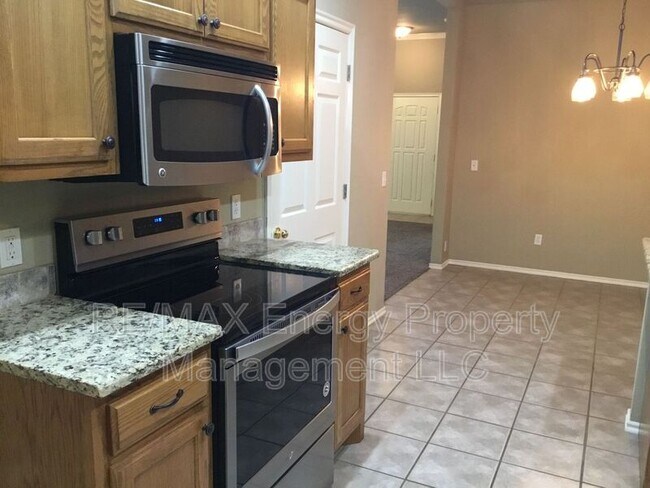 Building Photo - 408 N Willowood Dr