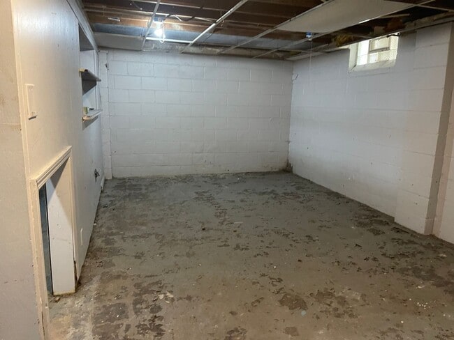 Building Photo - Updated Home In Detroit