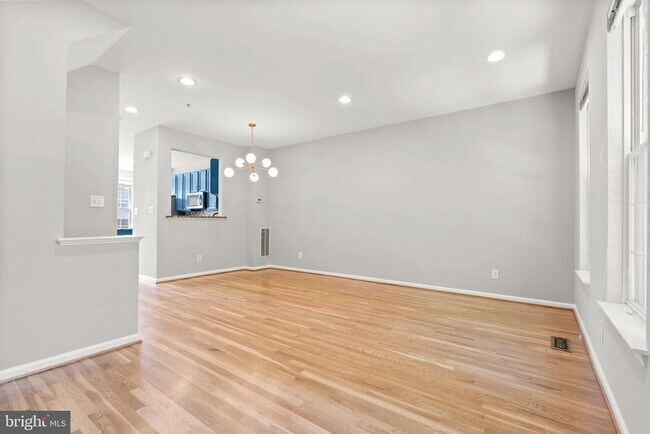 Building Photo - 107 Martin Ln