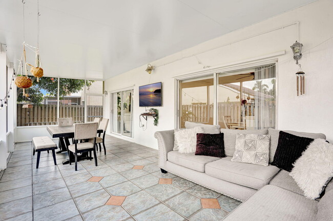 Building Photo - 3385 Seabreeze Ln