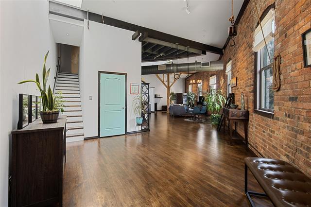 Building Photo - 2220 S Harwood St