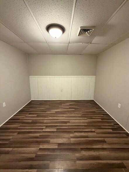 Building Photo - 137 W Front St