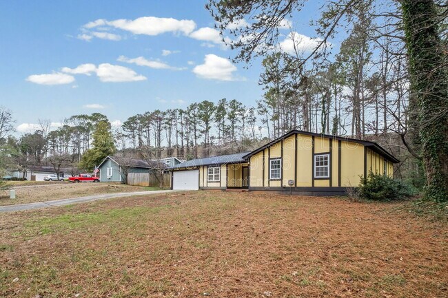 Building Photo - 4149 Oak Ferry Dr NE