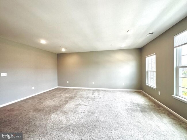Building Photo - 5312 N Center Dr