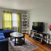 Building Photo - 526 Capen Blvd