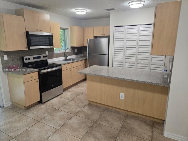 Building Photo - 9440 SW 169th St