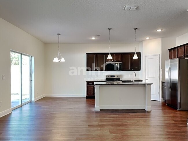 Building Photo - 719 Zarabrooke Ct