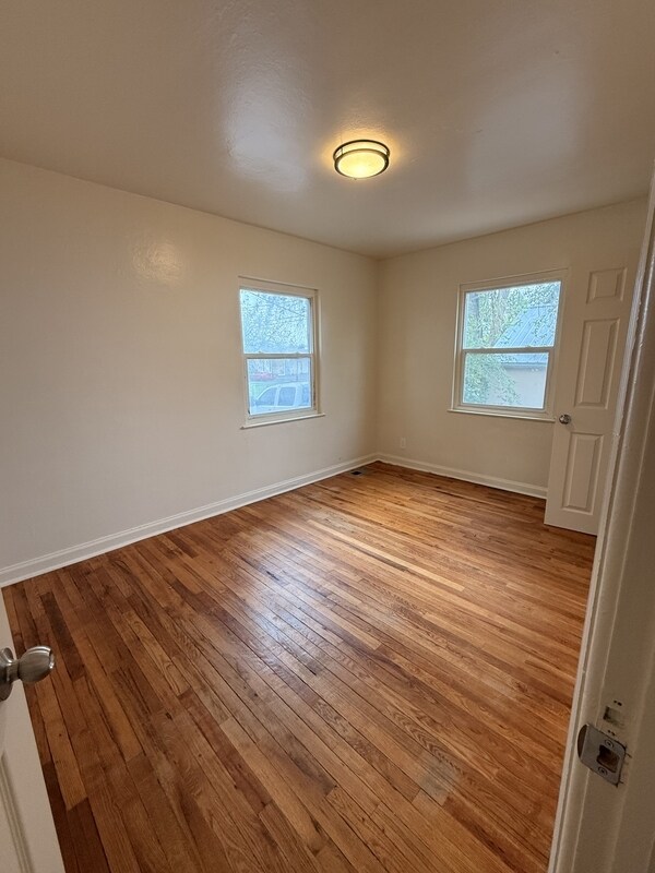 Building Photo - 1906 8th St