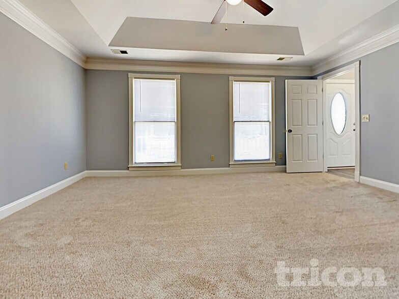 Building Photo - 242 Chisolm Cir