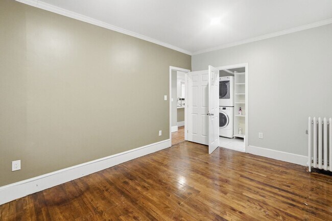 Building Photo - 131 Providence St