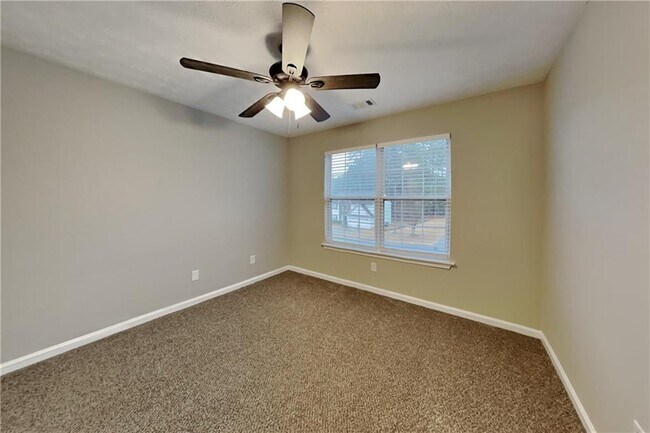 Building Photo - 1719 Silverchase Dr SW