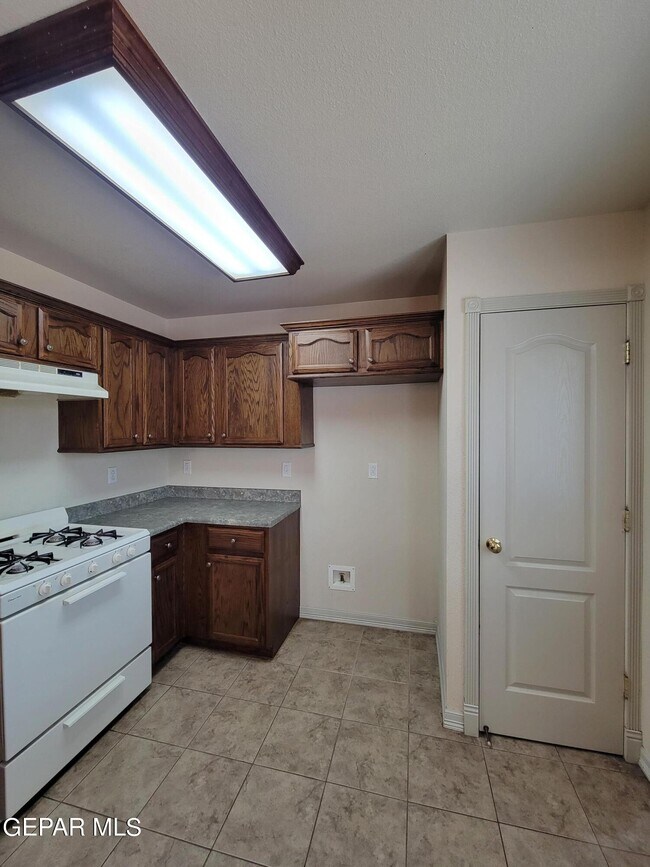 Building Photo - 14267 Pacific Point Dr