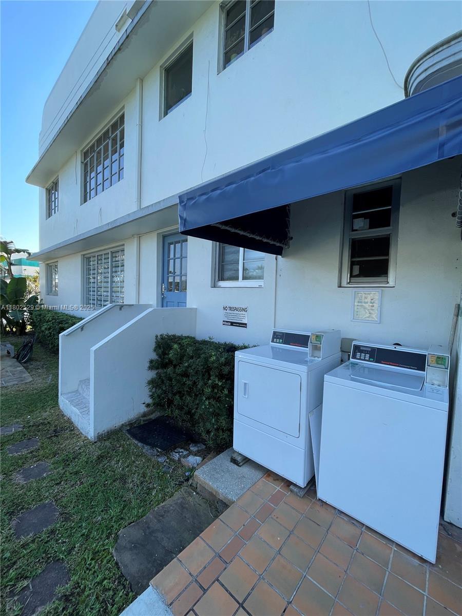 Building Photo - 2133 Calais Dr
