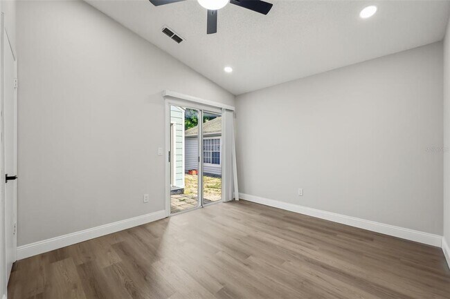 Building Photo - 106 Lamplighter Dr