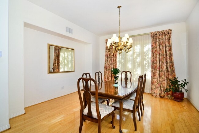 Building Photo - 25339 Prado De Los Arboles