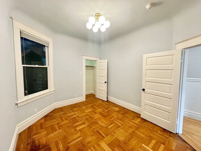 Building Photo - Mission Dolores Park Modern 2BR/1BA Deligh...