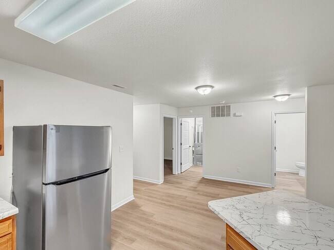 Building Photo - Minutes to Downtown********** Rent $1525/month*********Peaceful Living