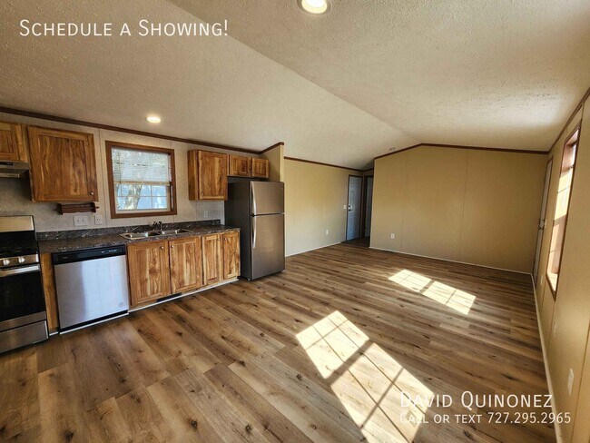 Building Photo - 5711 Heather View Ln