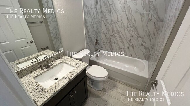 Building Photo - 3290 Halden Ave SE