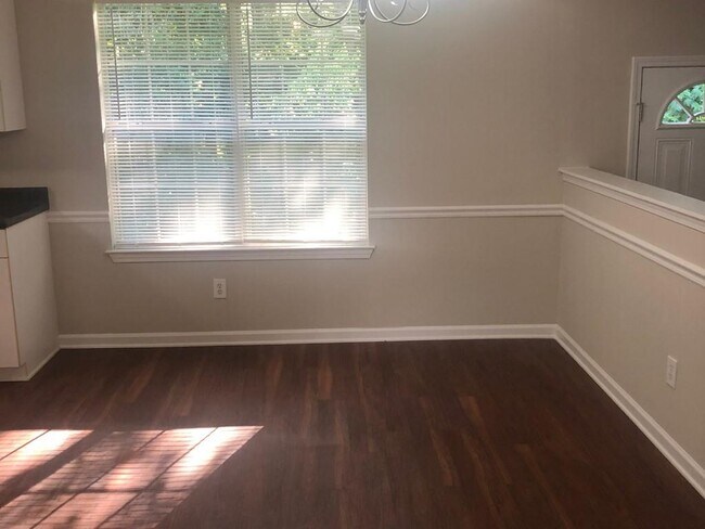 Building Photo - 2107 Creekview Trail