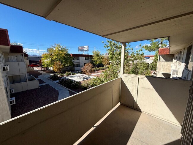 Building Photo - 5340 S Swenson St