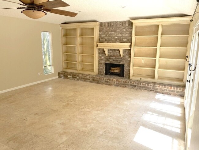 Building Photo - Briar Hill Beauty- Coming Soon