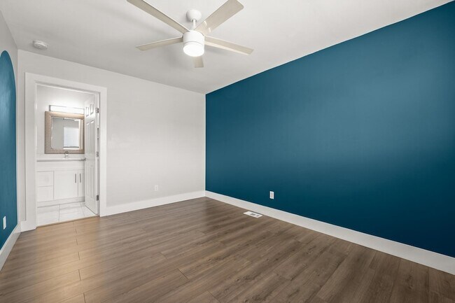 Building Photo - 6410 Chimney Creek Cir