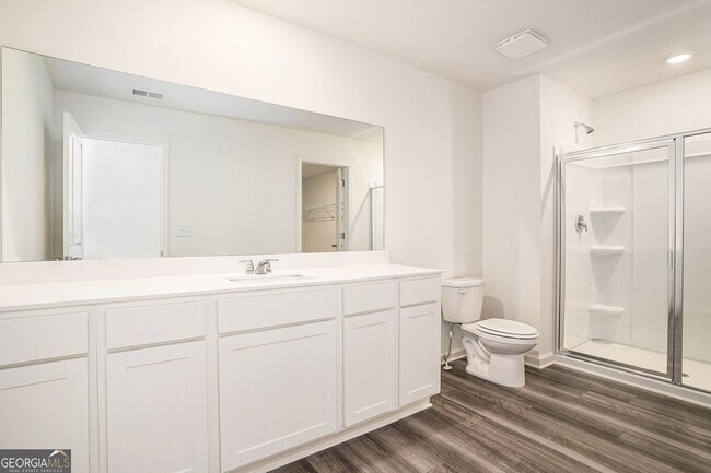 Building Photo - 7650 Saffron Ave