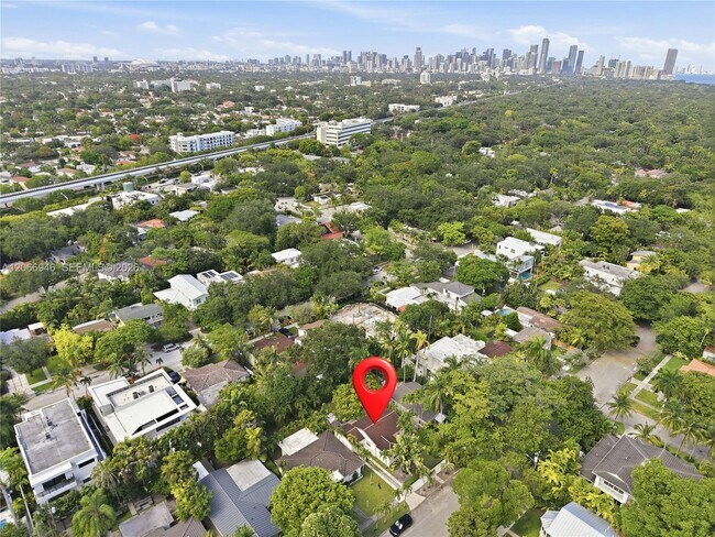 Building Photo - 2355 Overbrook St