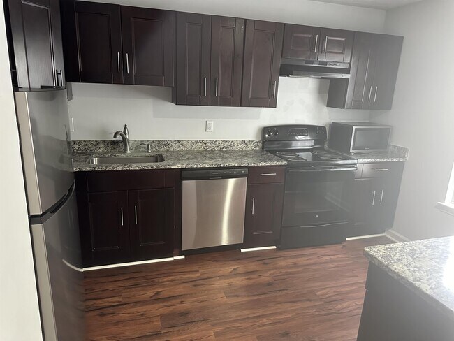 Building Photo - 2756 Sweetwater Ct