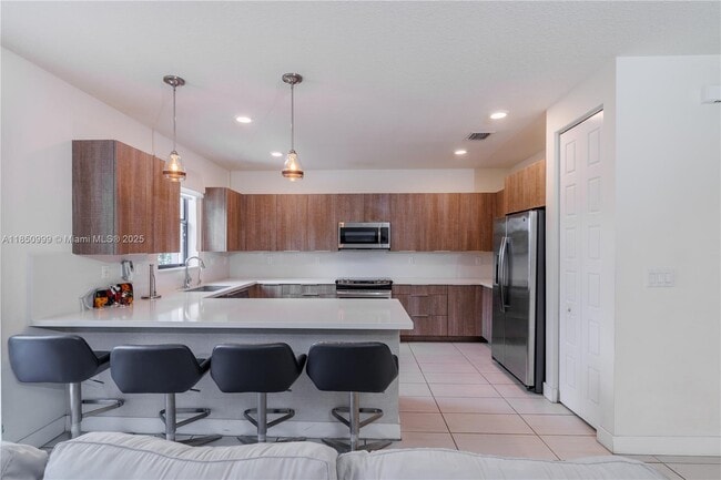 Building Photo - 10590 NW 78th Terrace